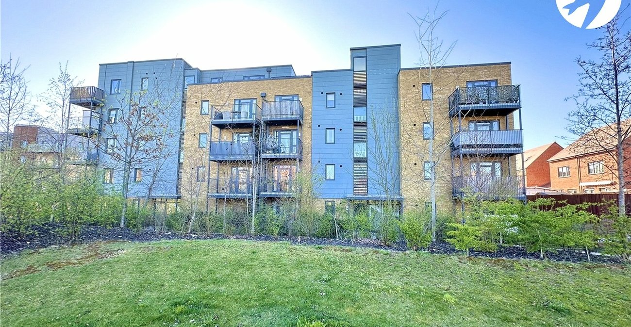 2 bedroom property for sale in Castle Hill | Robinson Jackson