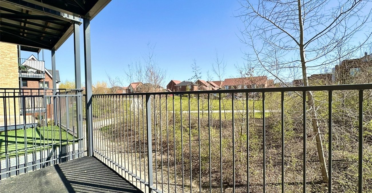 2 bedroom property for sale in Castle Hill | Robinson Jackson