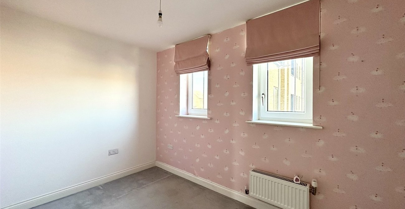 2 bedroom property for sale in Castle Hill | Robinson Jackson