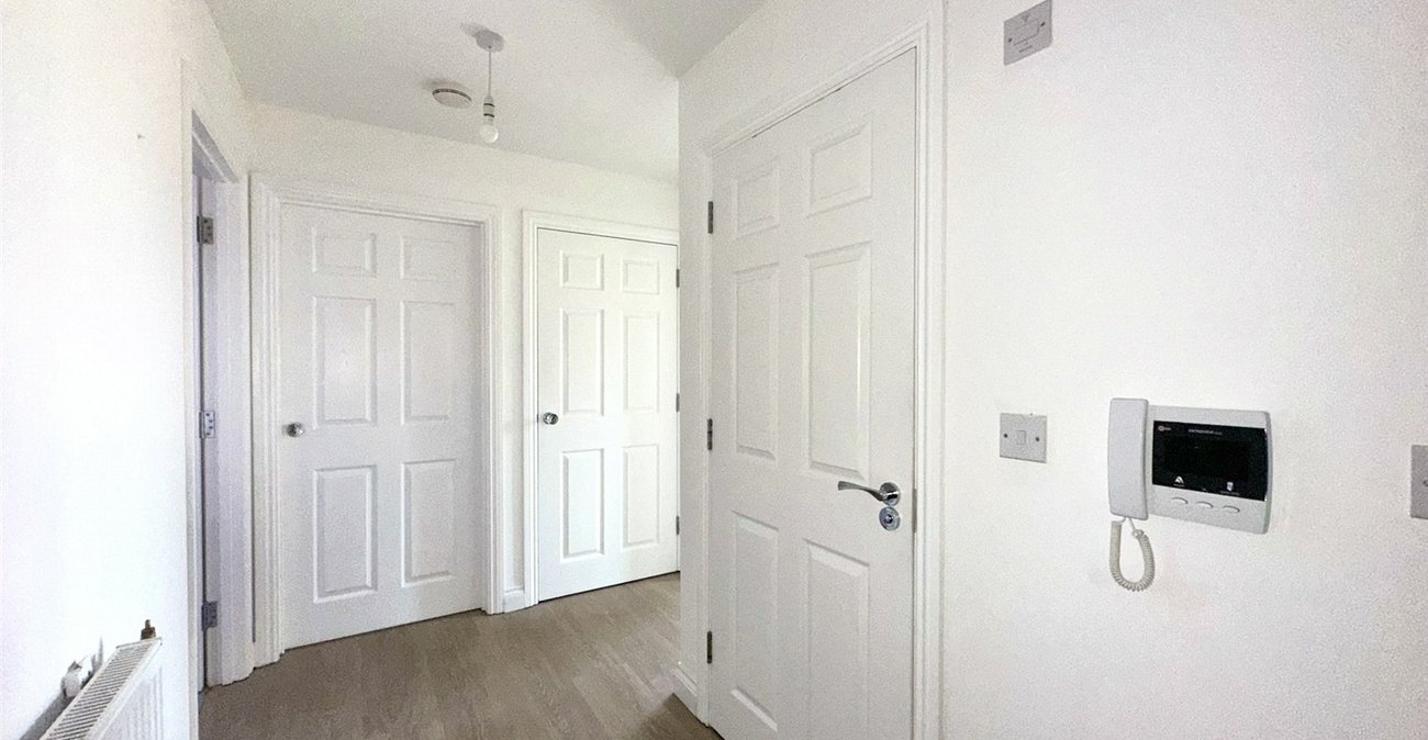 2 bedroom property for sale in Castle Hill | Robinson Jackson