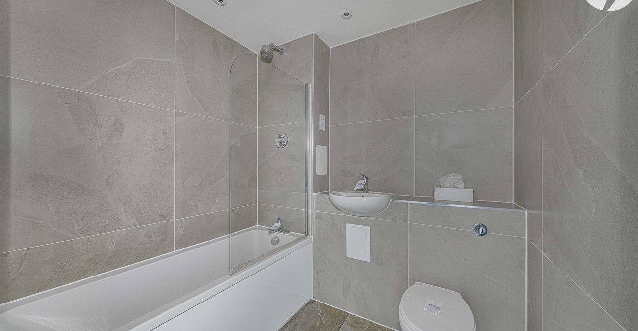 2 bedroom property for sale in Castle Hill | Robinson Jackson