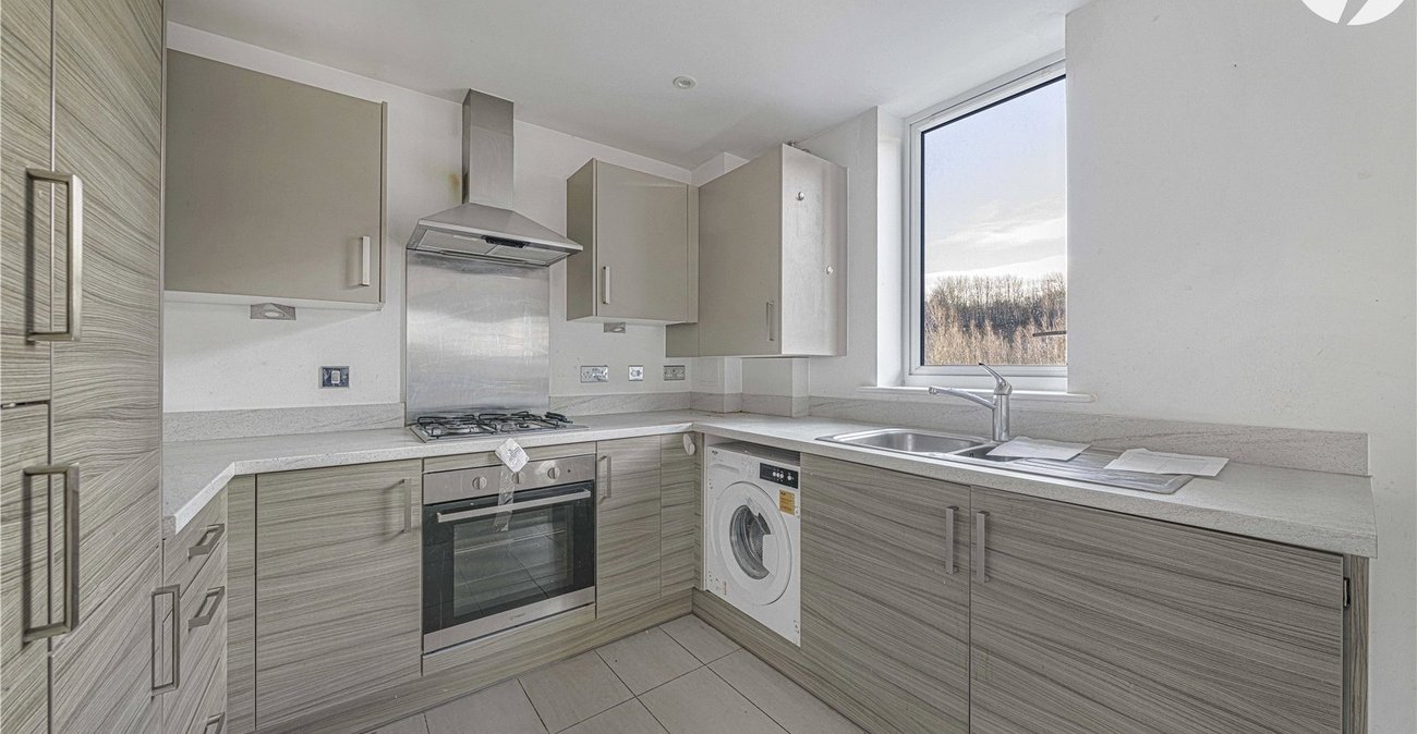 2 bedroom property for sale in Castle Hill | Robinson Jackson