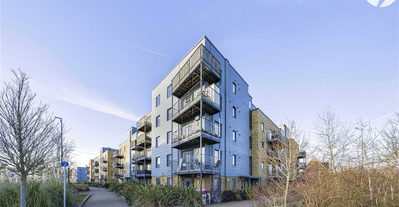 2 bedroom property for sale in Castle Hill | Robinson Jackson