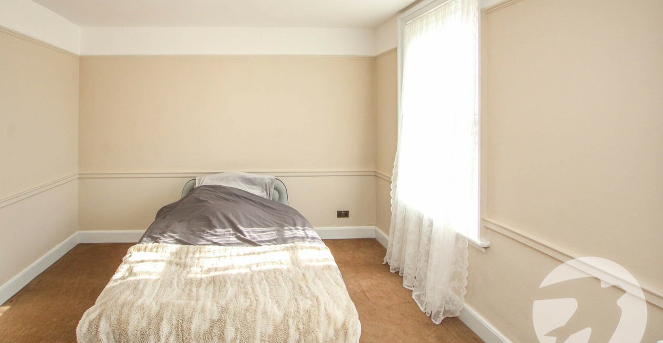 1 bedroom property for sale in London | Robinson Jackson