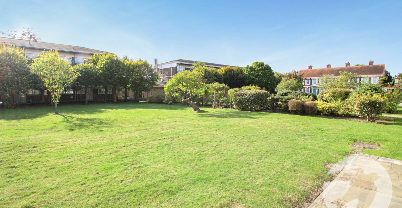 1 bedroom property for sale in London | Robinson Jackson