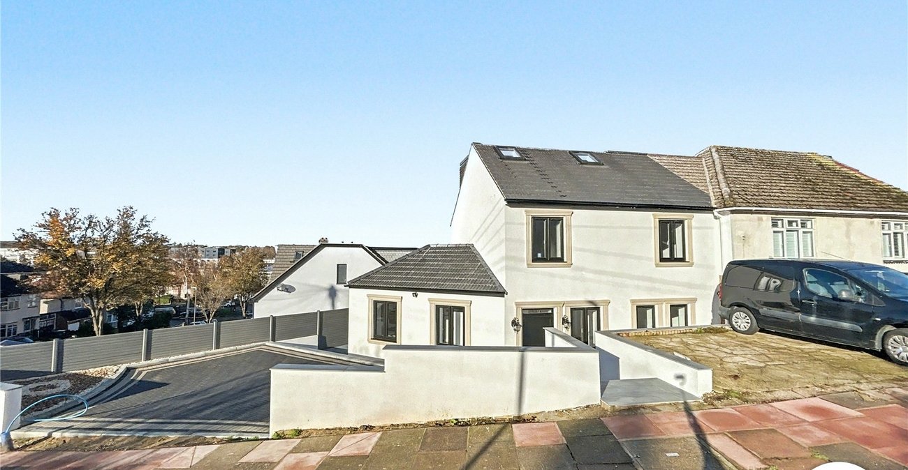 3 bedroom house for sale in Sidcup | Robinson Jackson