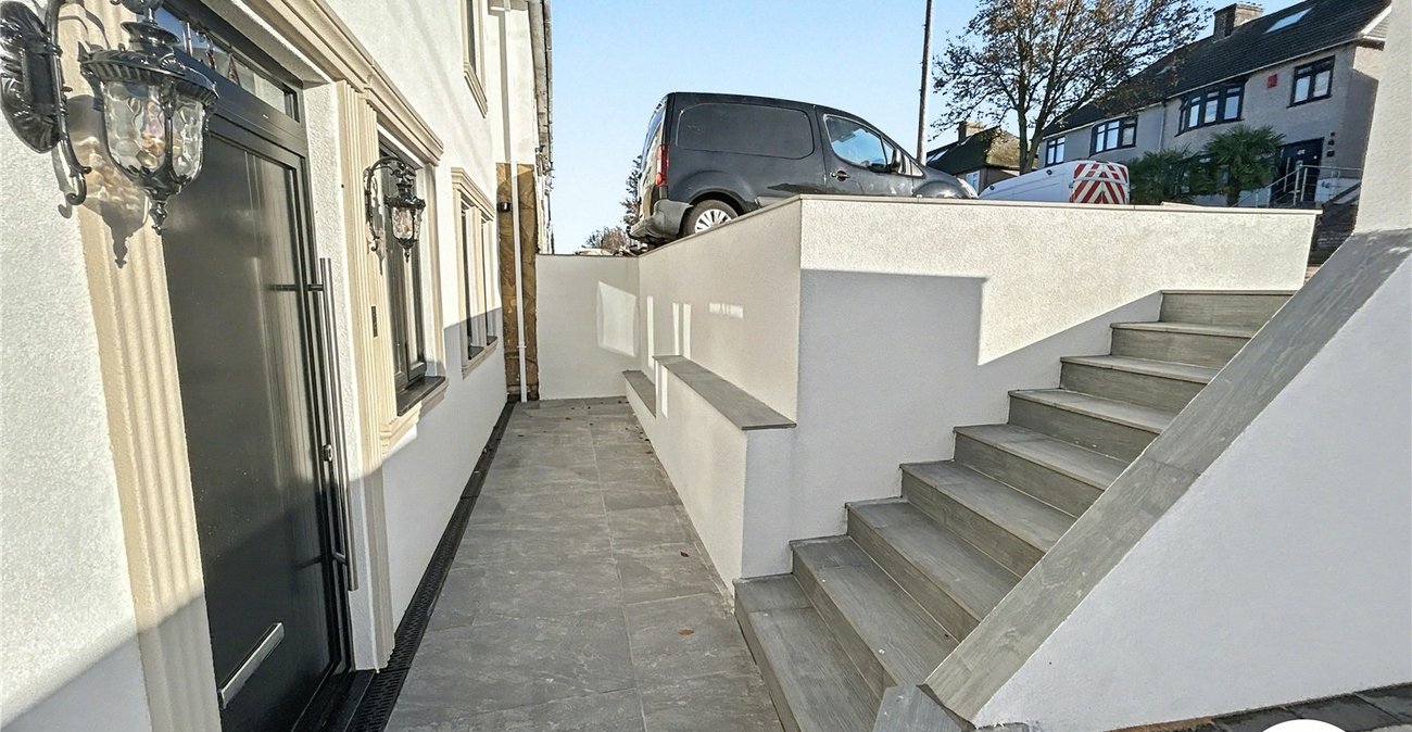 3 bedroom house for sale in Sidcup | Robinson Jackson