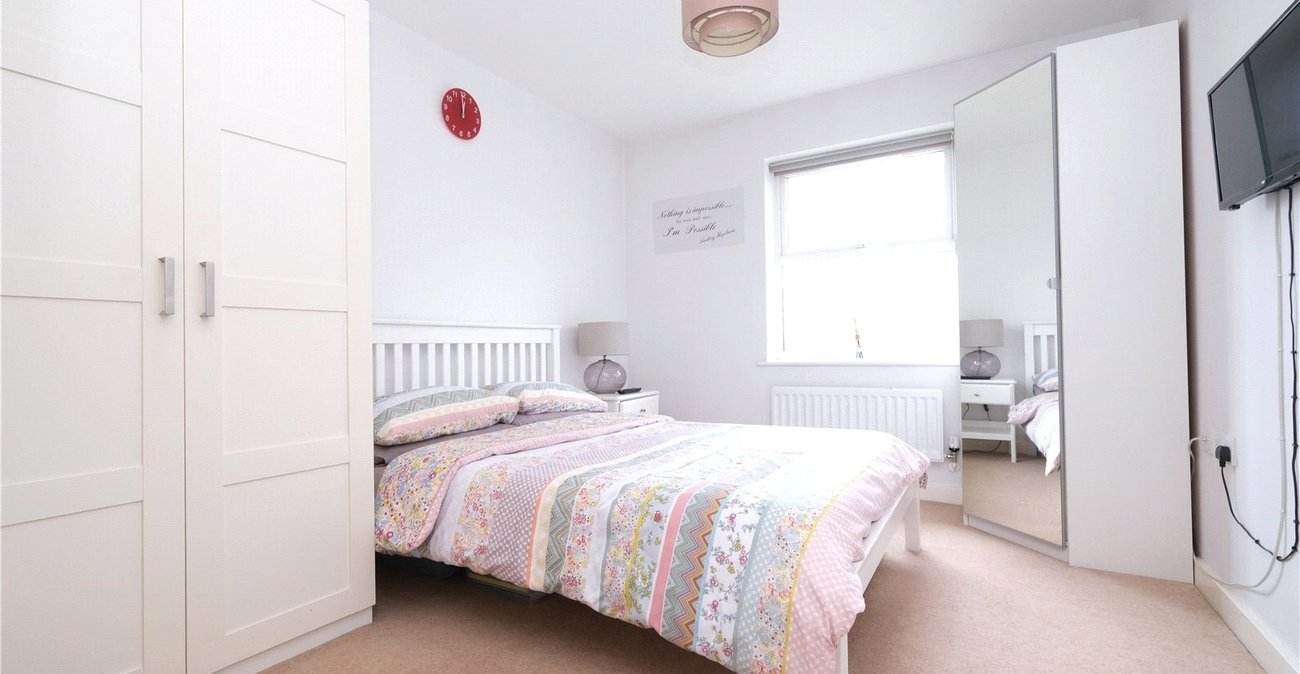 2 bedroom property for sale in London Road | Robinson Jackson