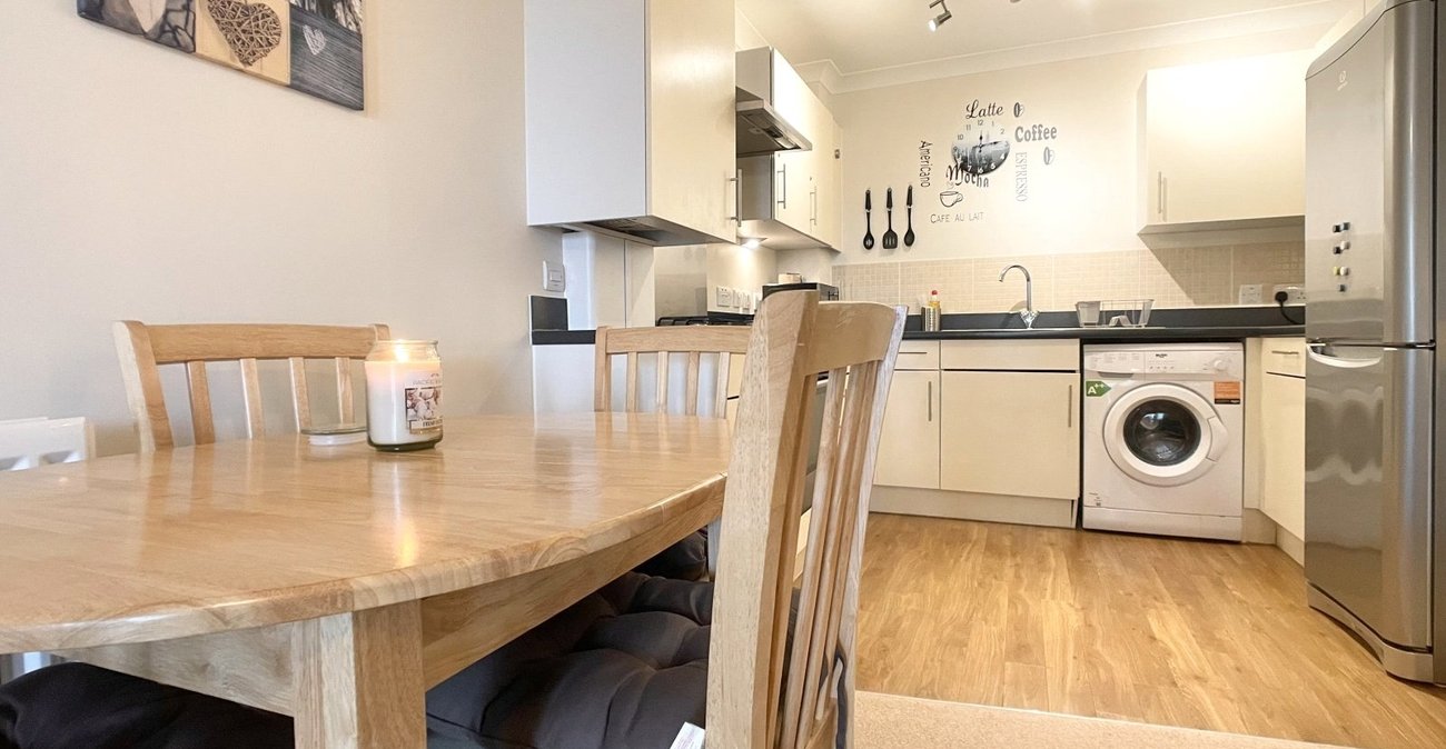 2 bedroom property for sale in London Road | Robinson Jackson
