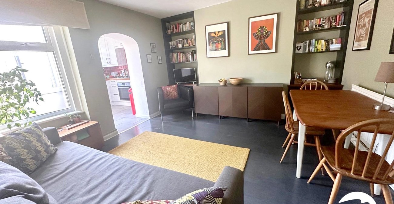 2 bedroom property for sale in Hither Green | Robinson Jackson