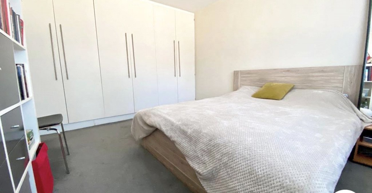 2 bedroom property for sale in Lewisham | Robinson Jackson