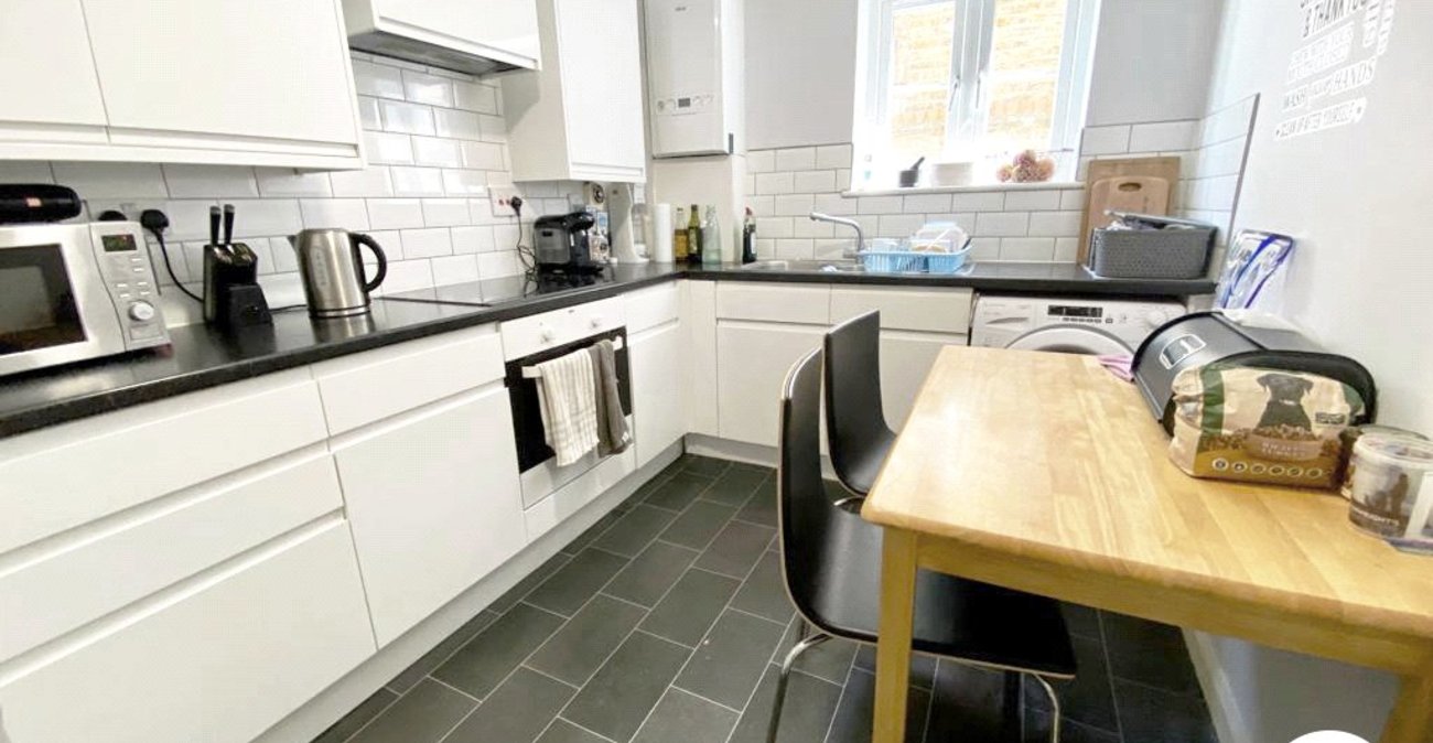 2 bedroom property for sale in Lewisham | Robinson Jackson