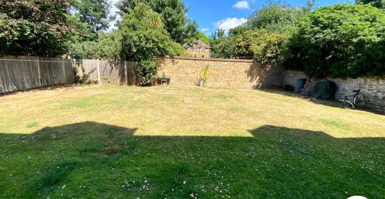 2 bedroom property for sale in Lewisham | Robinson Jackson