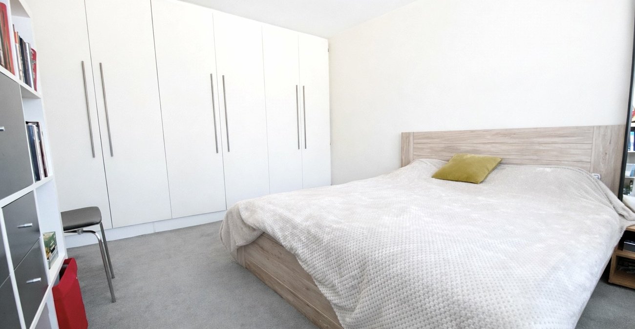 2 bedroom property for sale in Lewisham | Robinson Jackson