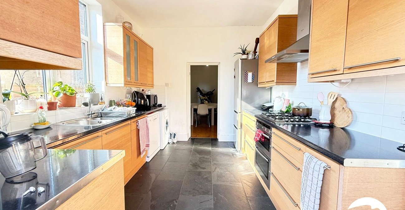 4 bedroom house for sale in London | Robinson Jackson