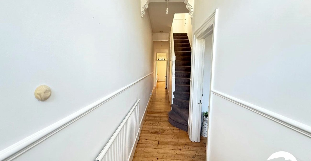 4 bedroom house for sale in London | Robinson Jackson