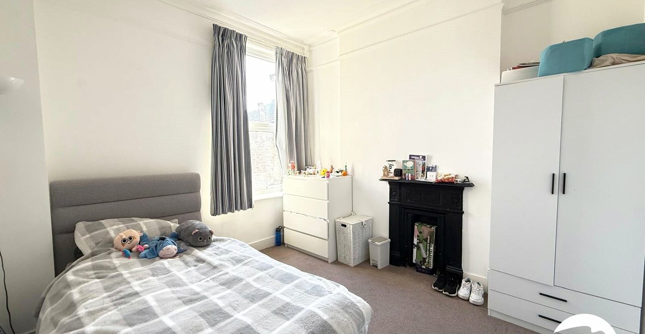 4 bedroom house for sale in London | Robinson Jackson