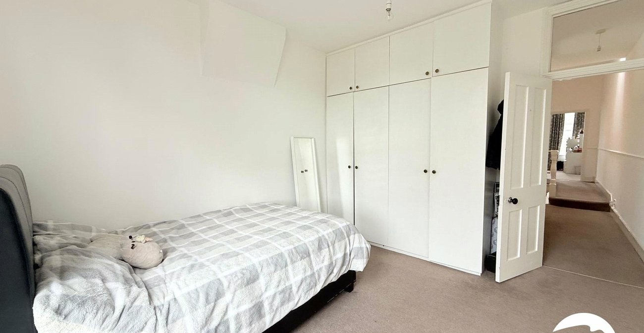 4 bedroom house for sale in London | Robinson Jackson