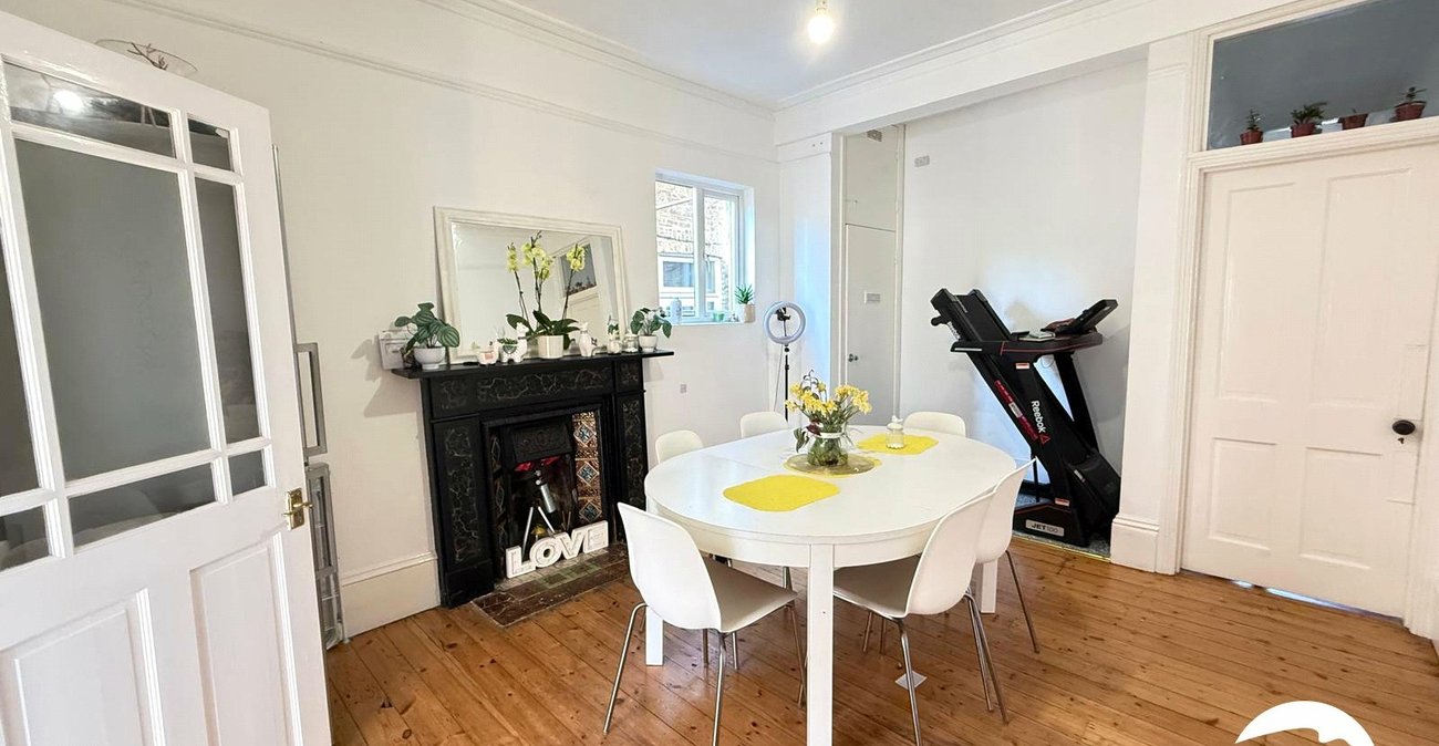 4 bedroom house for sale in London | Robinson Jackson