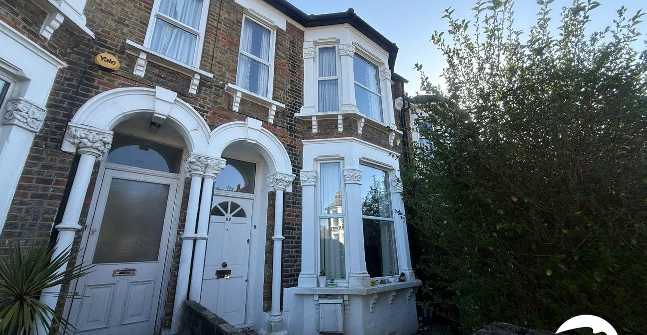 4 bedroom house for sale in London | Robinson Jackson