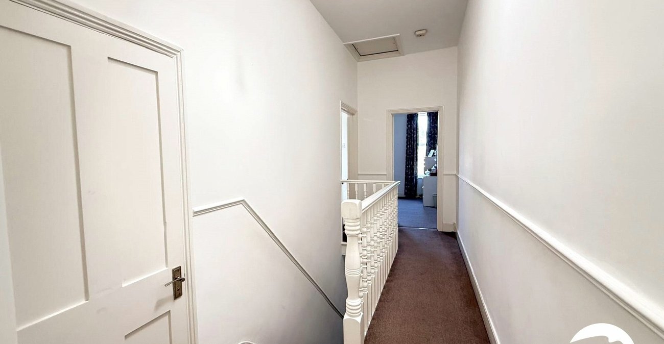 4 bedroom house for sale in London | Robinson Jackson