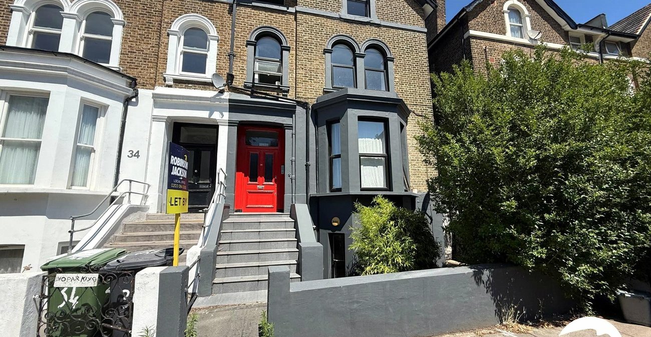 2 bedroom property for sale in London | Robinson Jackson