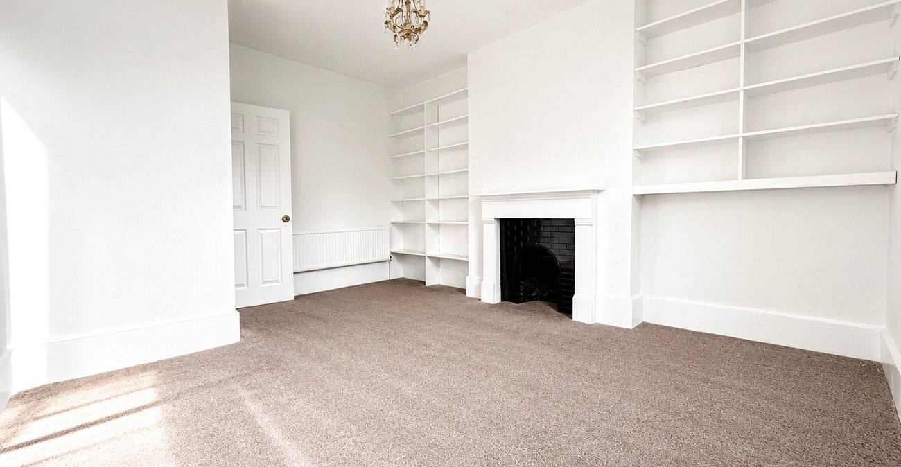2 bedroom property for sale in London | Robinson Jackson