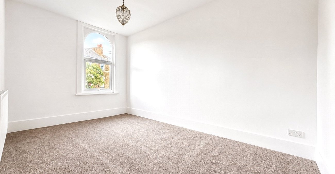 2 bedroom property for sale in London | Robinson Jackson