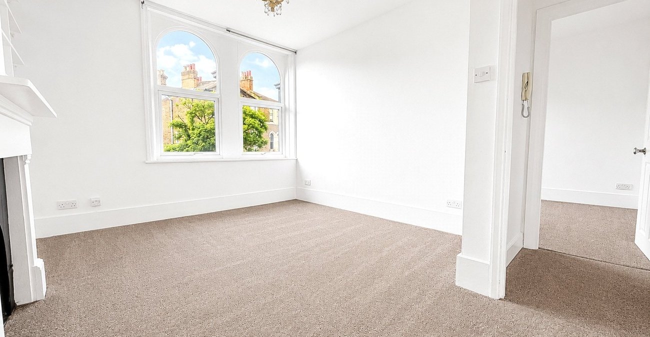 2 bedroom property for sale in London | Robinson Jackson
