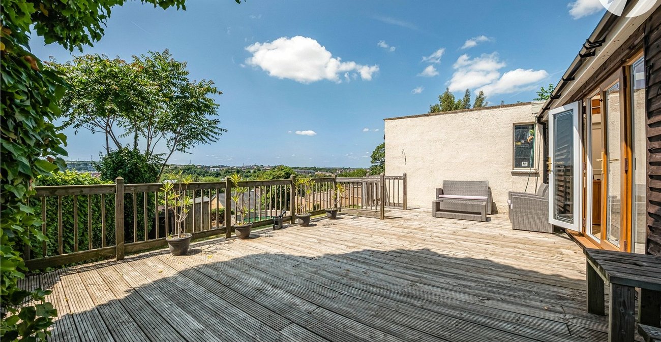 2 bedroom bungalow for sale in Greenhithe | Robinson Jackson