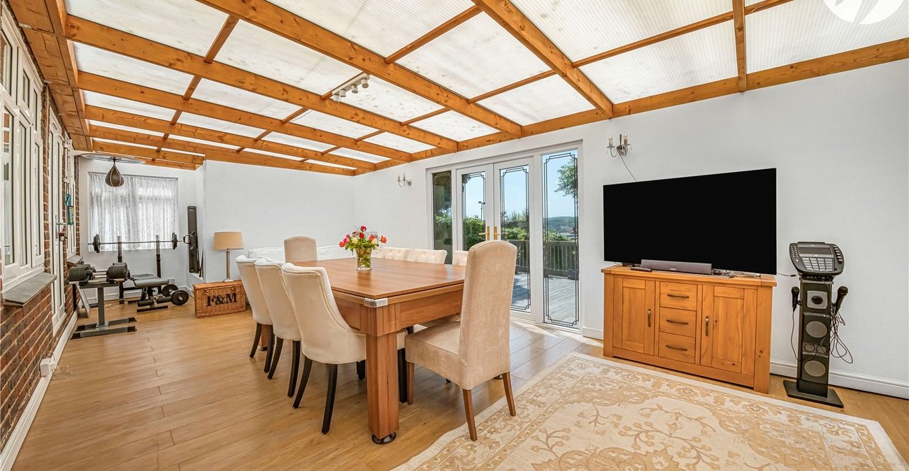 2 bedroom bungalow for sale in Greenhithe | Robinson Jackson