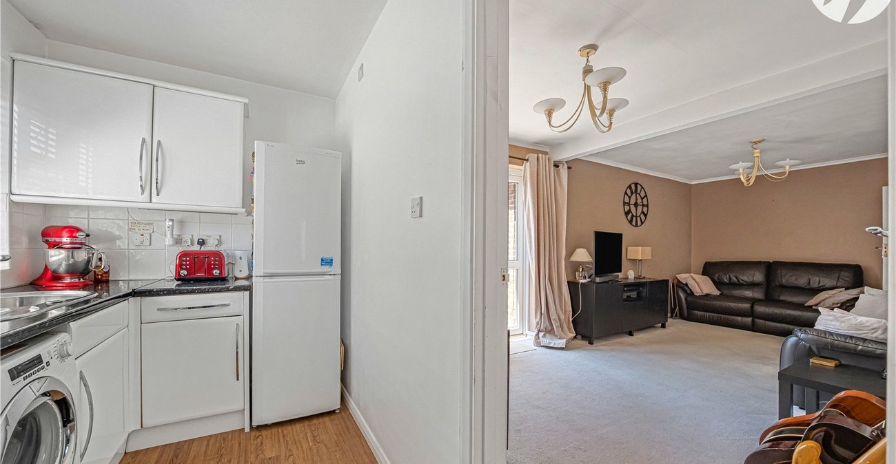 2 bedroom bungalow for sale in Greenhithe | Robinson Jackson