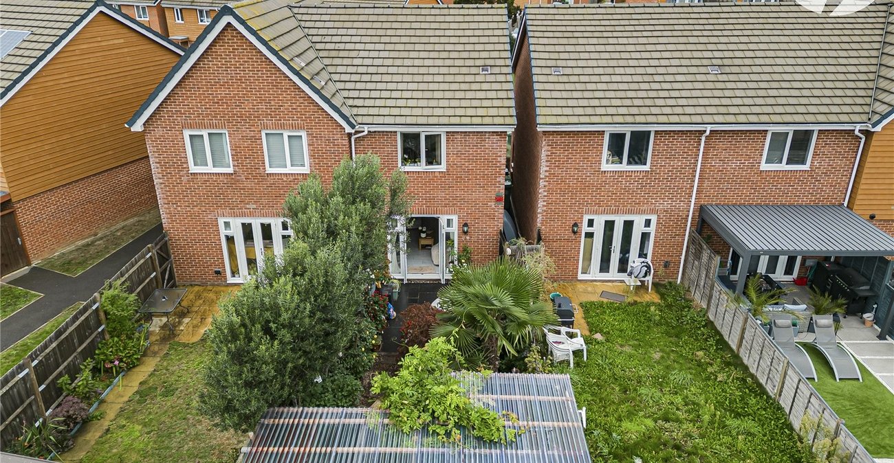 2 bedroom house for sale in Dartford | Robinson Jackson