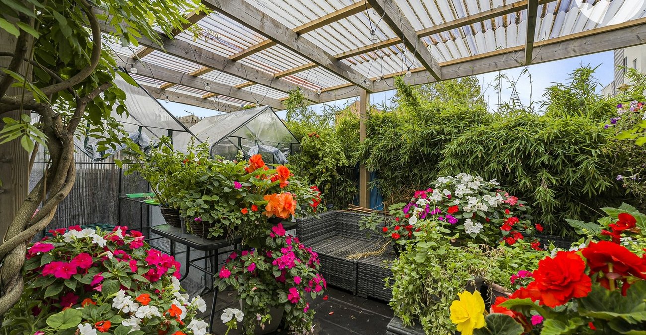 2 bedroom house for sale in Dartford | Robinson Jackson