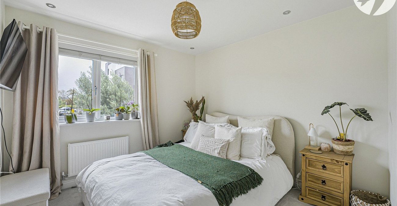 2 bedroom house for sale in Dartford | Robinson Jackson