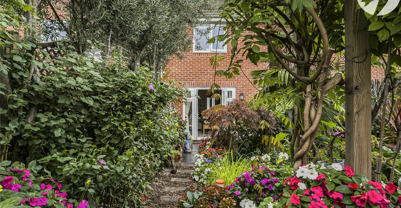 2 bedroom house for sale in Dartford | Robinson Jackson