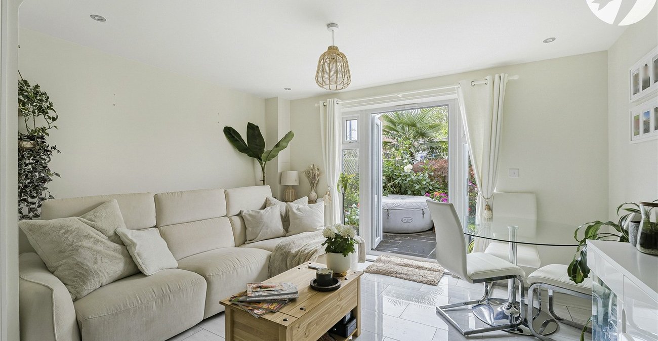 2 bedroom house for sale in Dartford | Robinson Jackson
