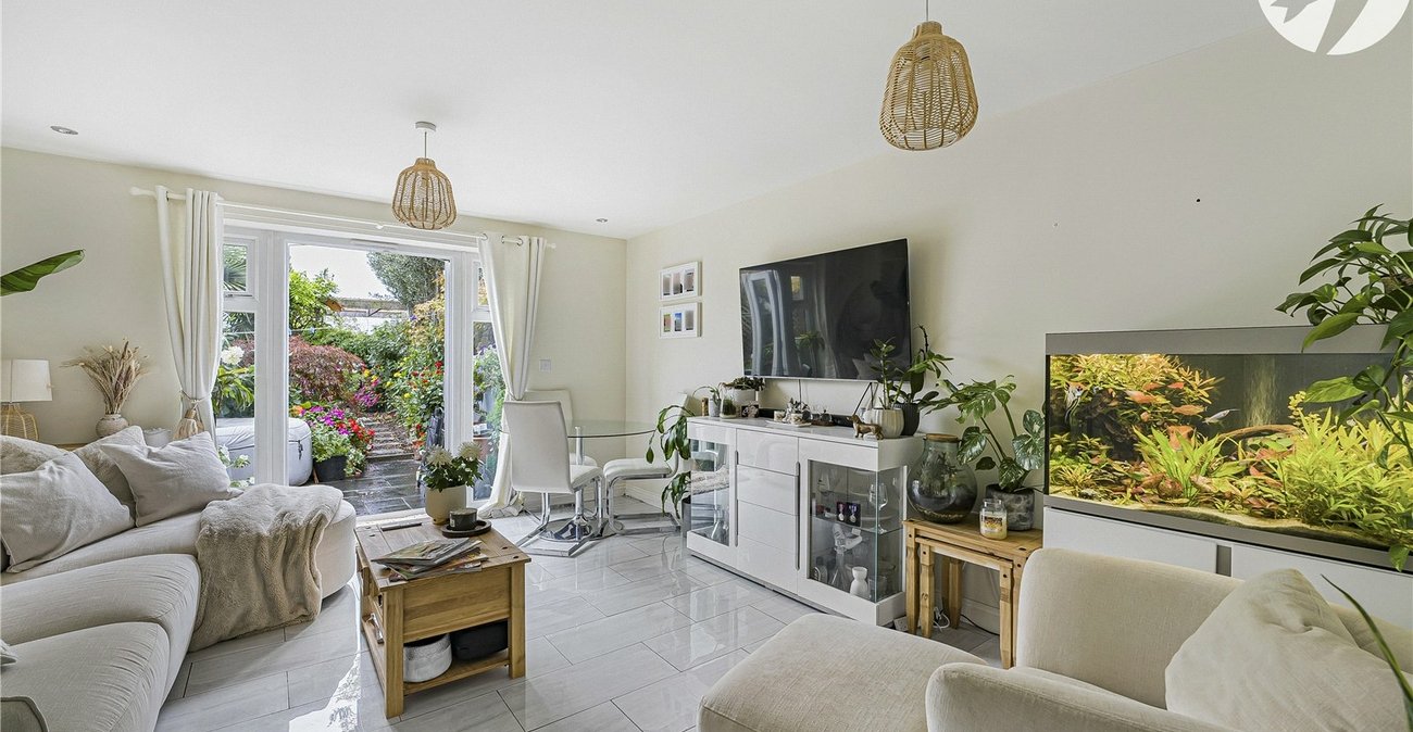 2 bedroom house for sale in Dartford | Robinson Jackson