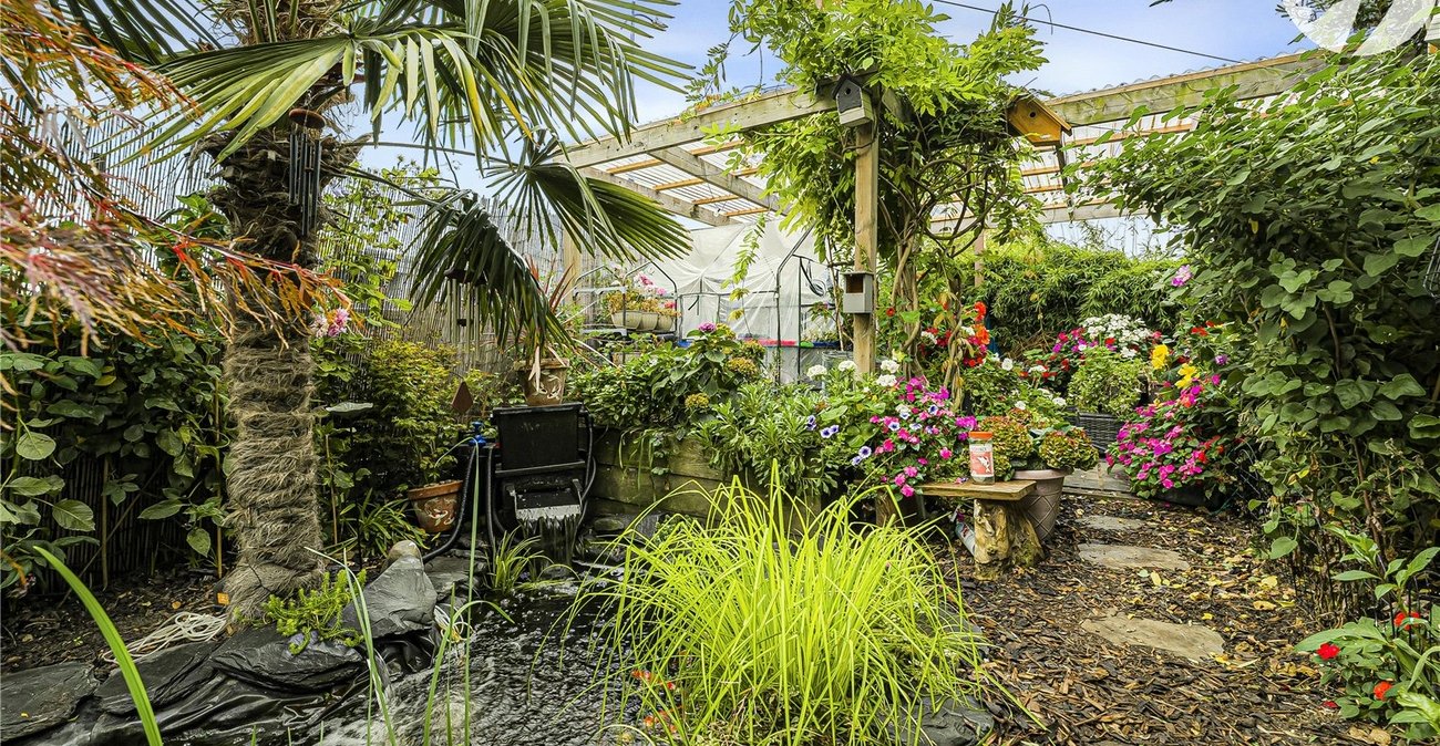 2 bedroom house for sale in Dartford | Robinson Jackson