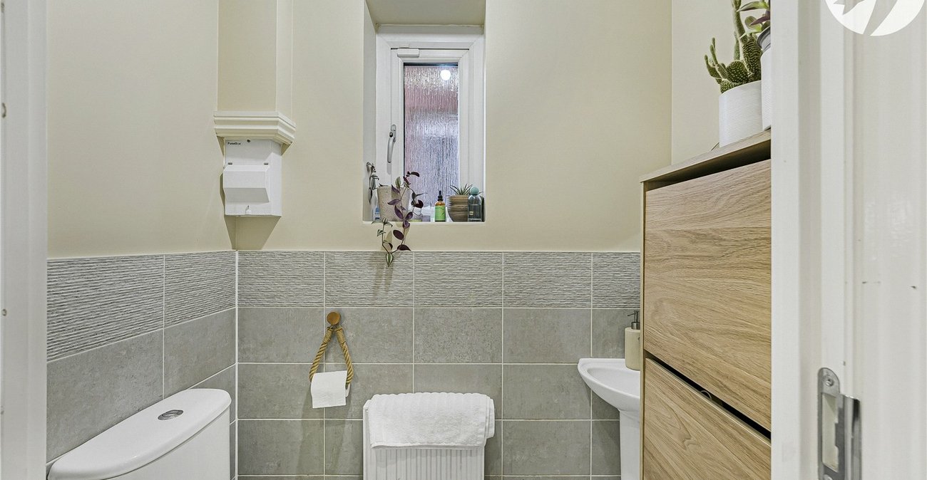 2 bedroom house for sale in Dartford | Robinson Jackson