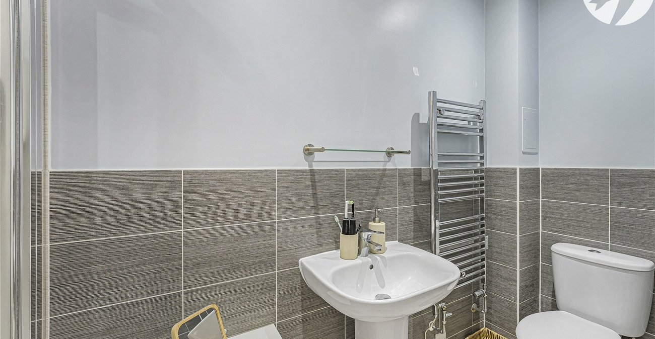 2 bedroom house for sale in Dartford | Robinson Jackson