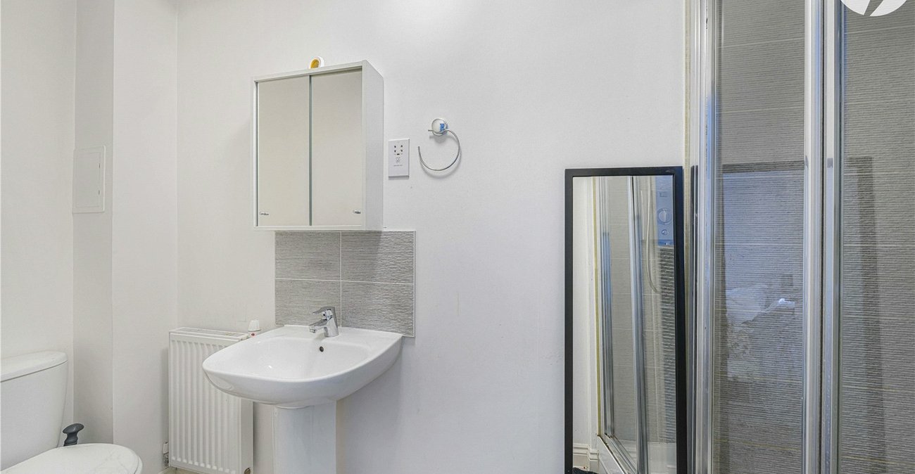 2 bedroom house for sale in Dartford | Robinson Jackson