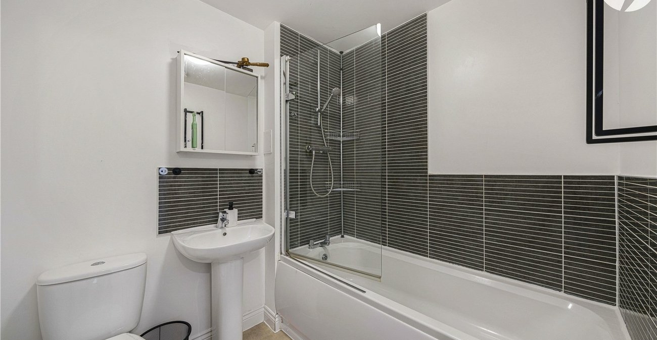2 bedroom house for sale in Dartford | Robinson Jackson