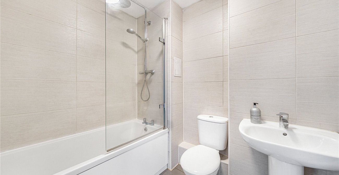 3 bedroom house for sale in Dartford | Robinson Jackson