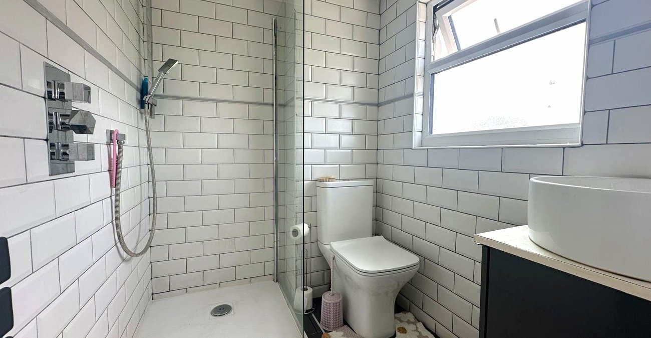 4 bedroom house for sale in Catford | Robinson Jackson