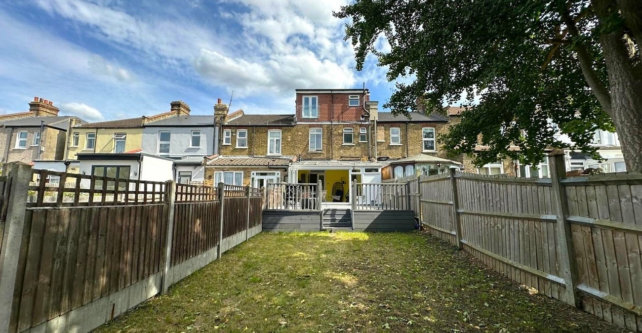 4 bedroom house for sale in Catford | Robinson Jackson