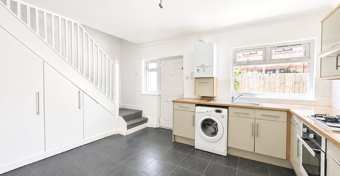 1 bedroom house for sale in London | Robinson Jackson
