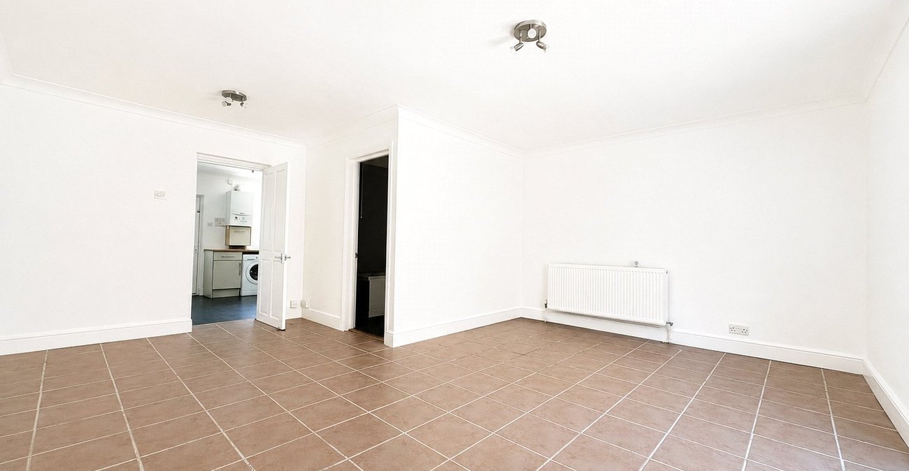 1 bedroom house for sale in London | Robinson Jackson