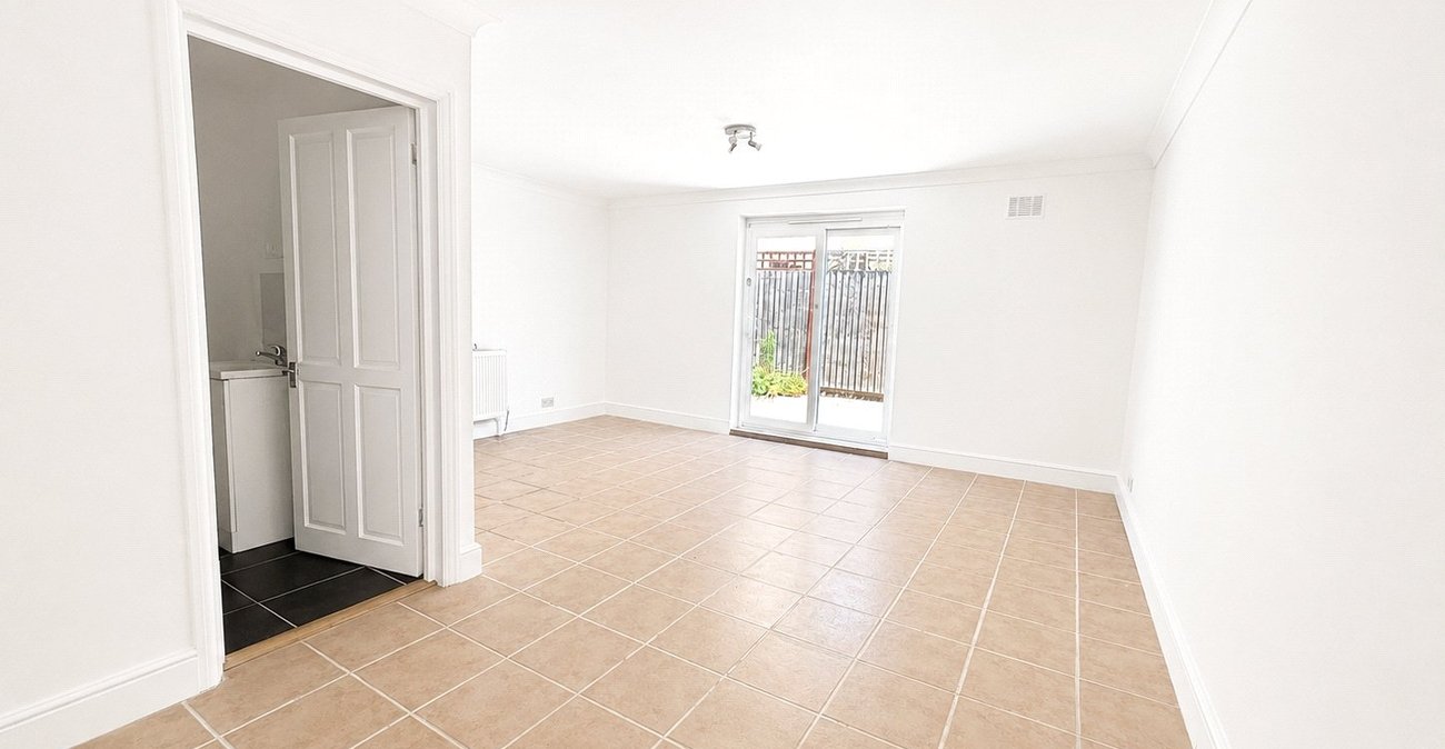 1 bedroom house for sale in London | Robinson Jackson