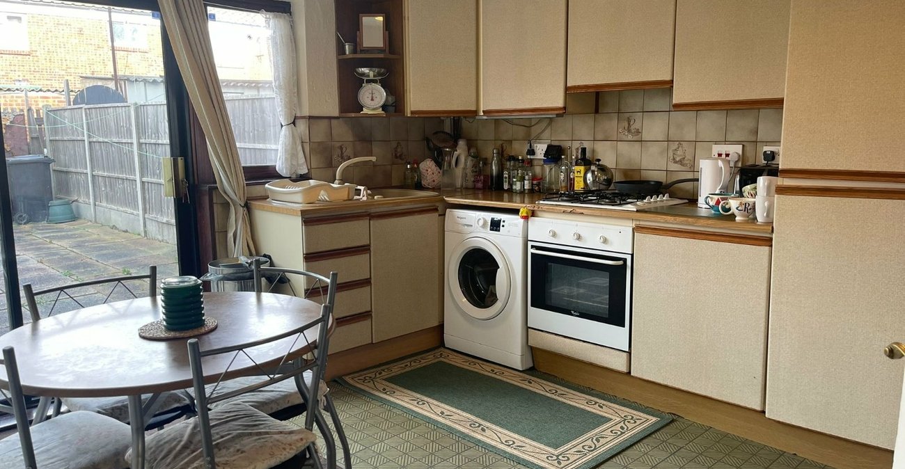 3 bedroom property for sale in Northfleet | Robinson Michael & Jackson